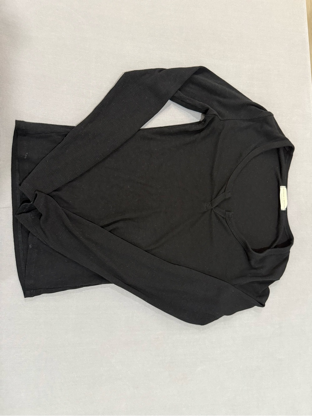 Black Long-Sleeve Women’s Ribbed Top